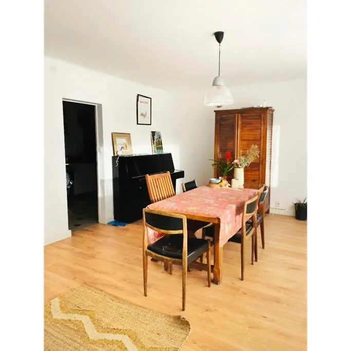 Cosy House In Guingamp !ヴィラ 0*,  フランス